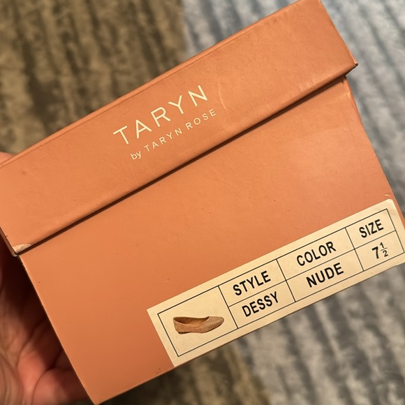 Taryn Rose Women's Faux Leather Flats Shoes NIB Beige Nude FITS LIKE A 6-7 size - Picture 12 of 13